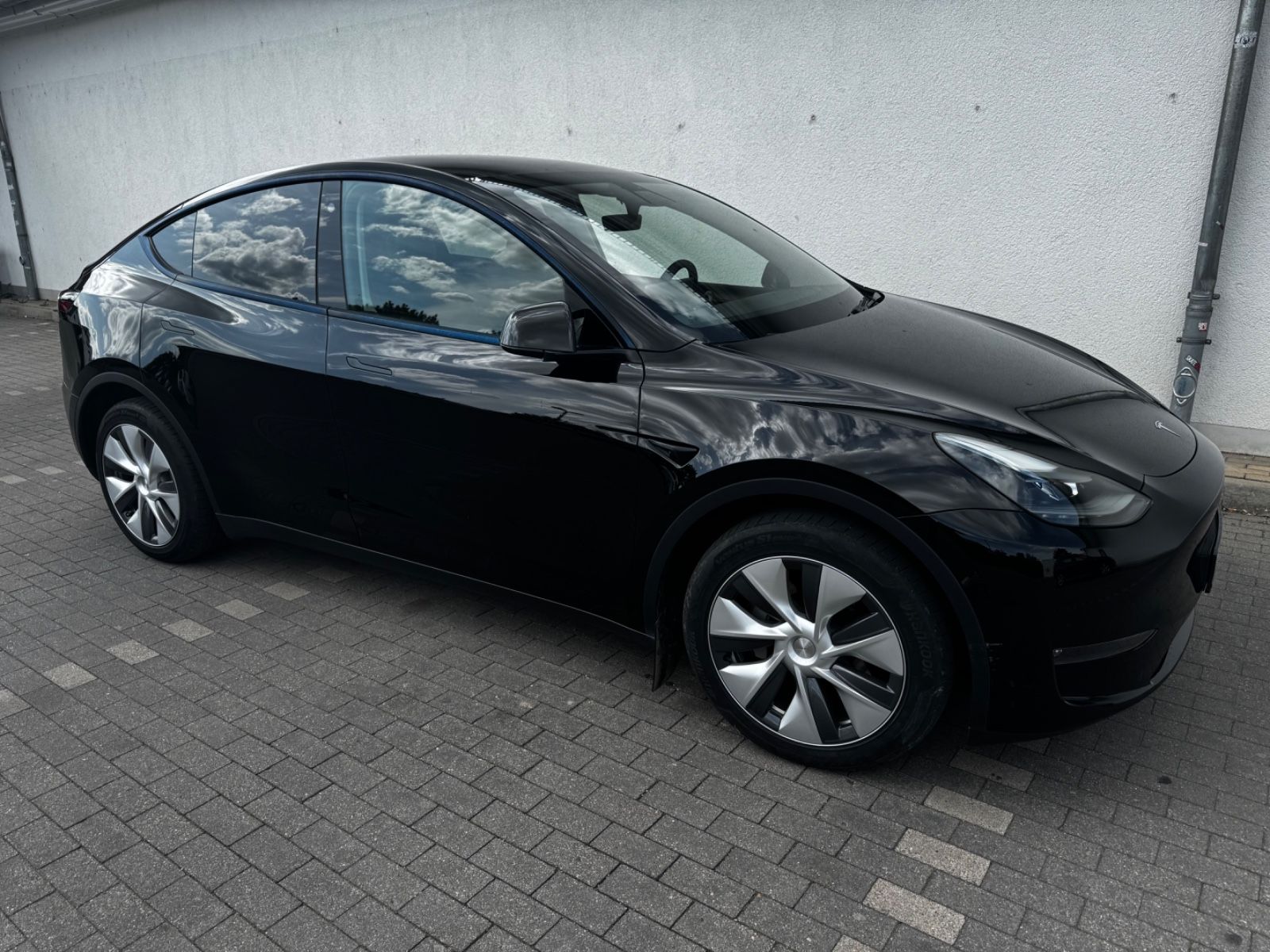 Tesla Model Y Long Range AWD,1.Hand,Garantie,8-fach  foto 2