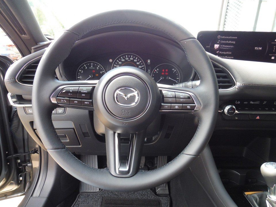 Mazda 3 2.0L e-SKYACTIV G 150ps EXCLUSIVE-LINE foto 14
