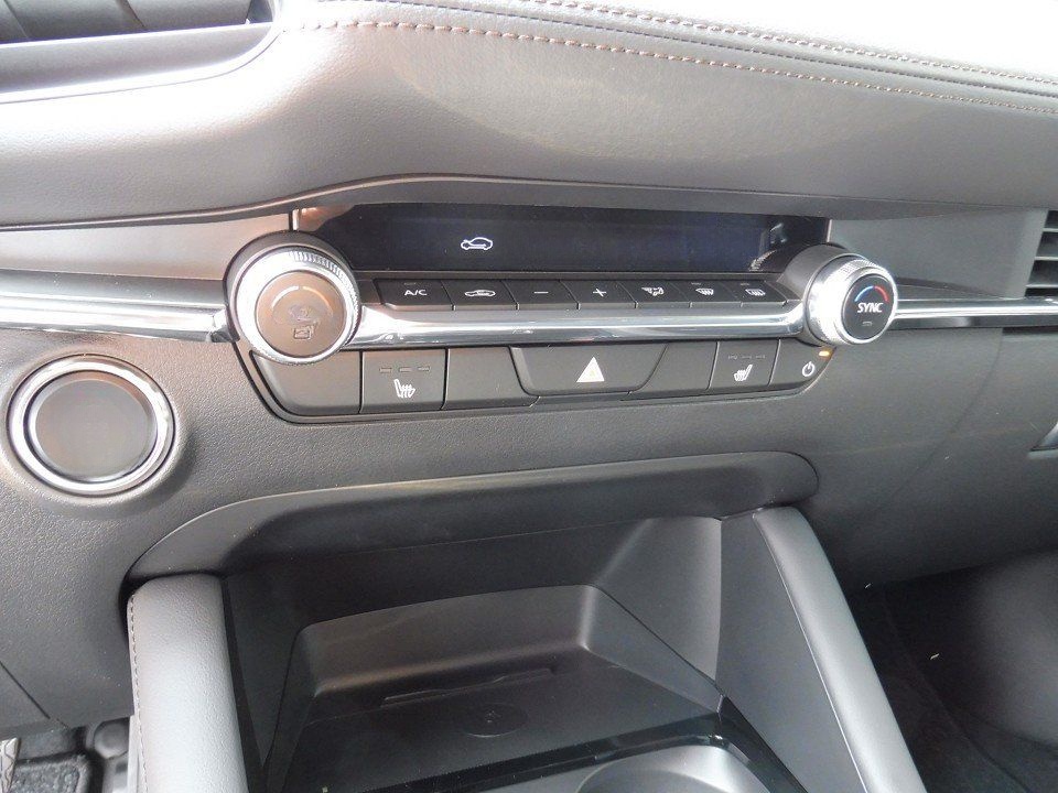 Mazda 3 2.0L e-SKYACTIV G 150ps EXCLUSIVE-LINE foto 16