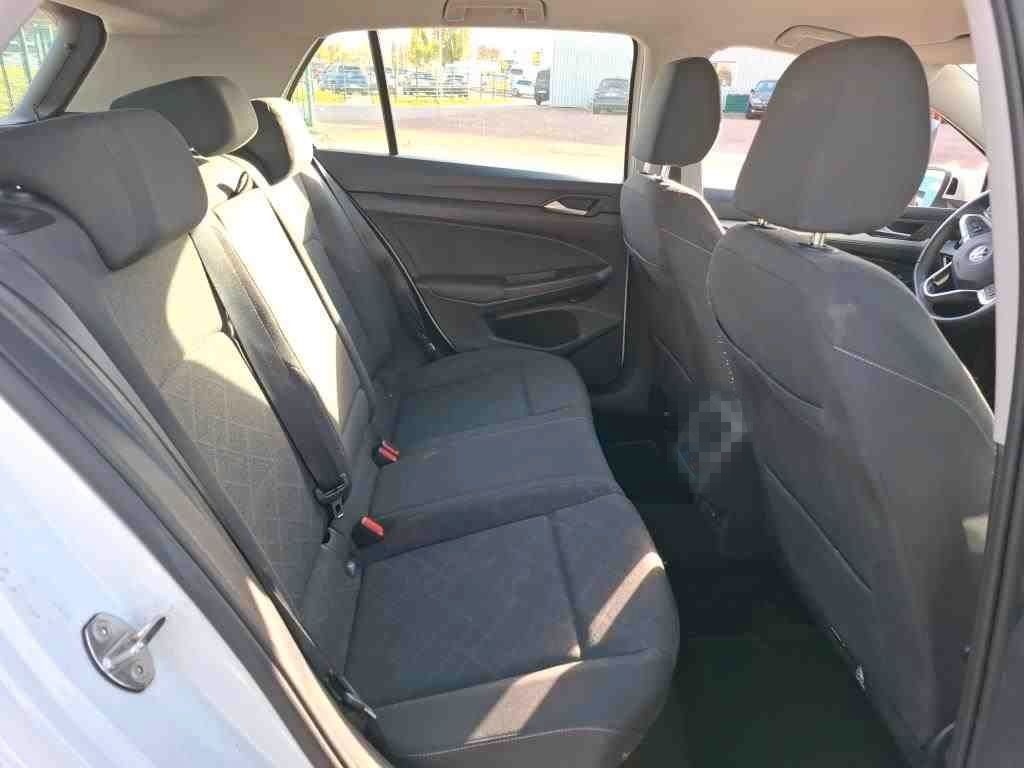 Volkswagen Golf VIII Lim. Life 1.0TSI LED Navi ACC Kamera foto 6
