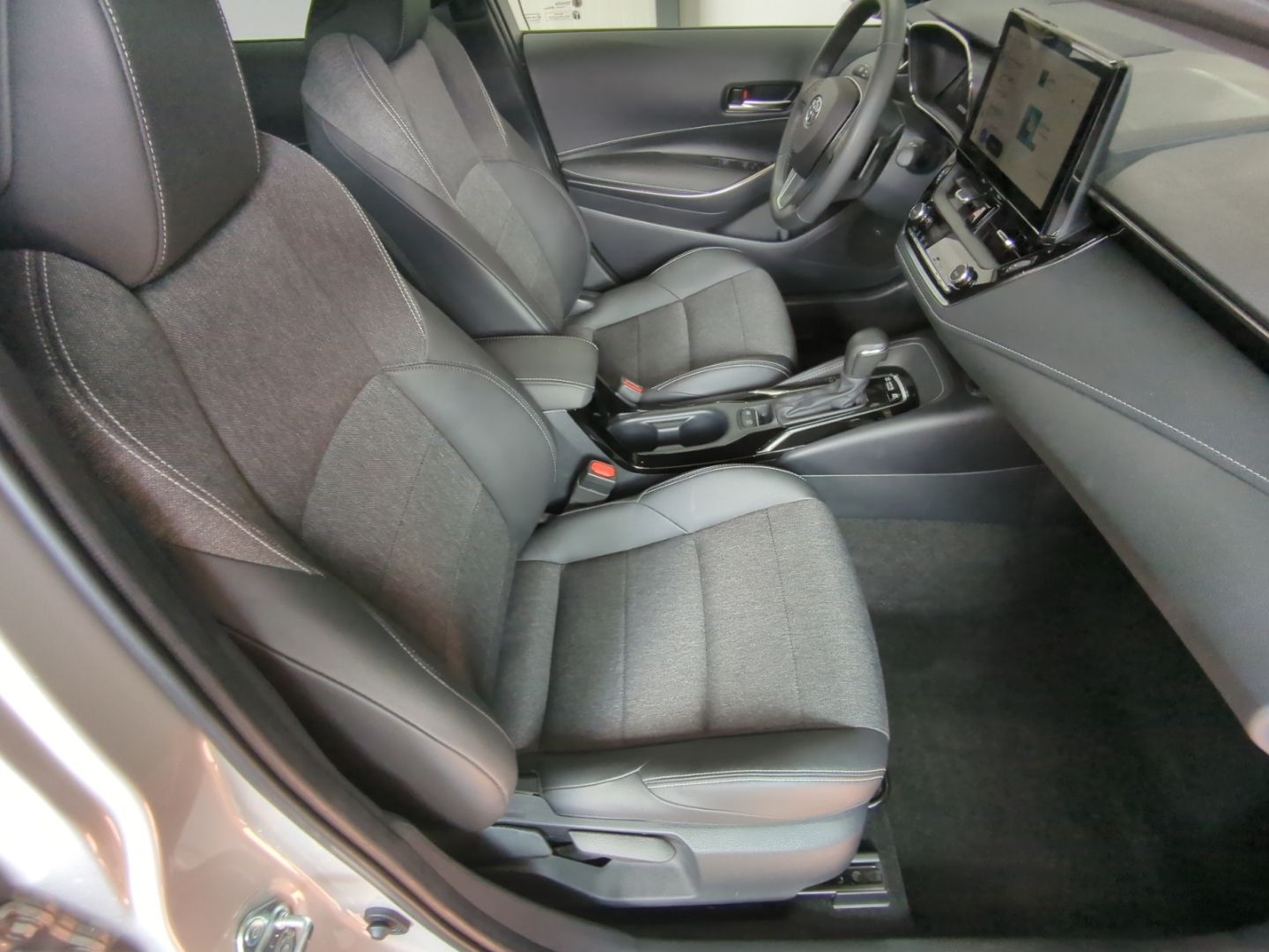Toyota Corolla Touring Sports 2.0 Hybrid (Syst.196 PS)  foto 16