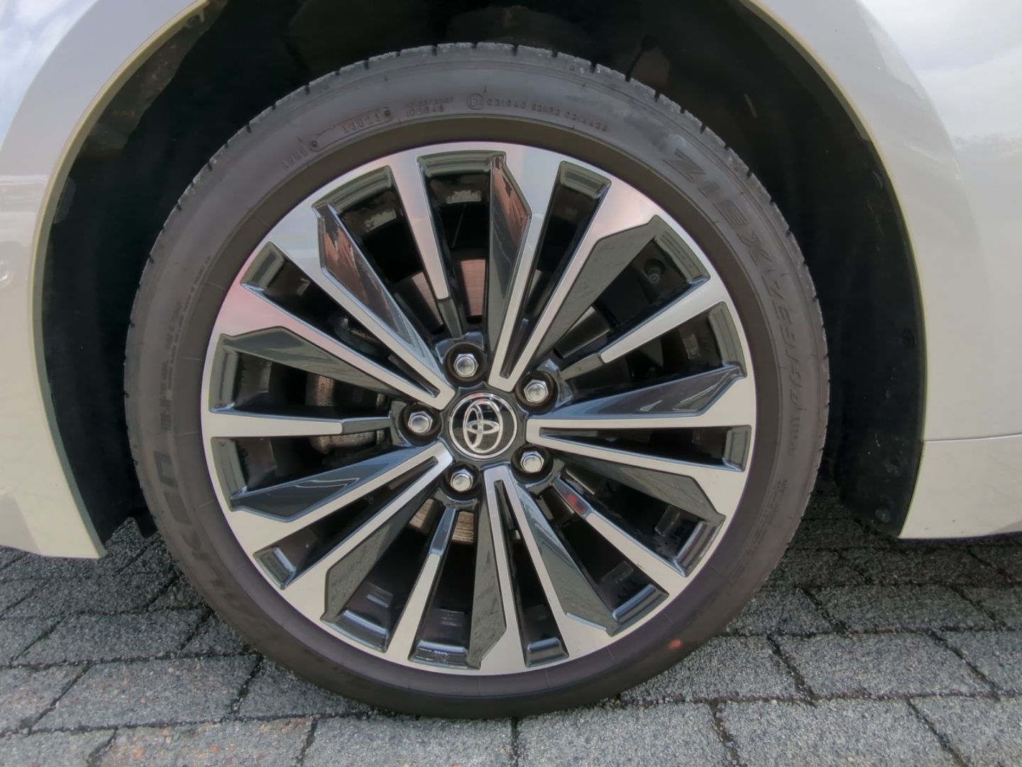 Toyota Corolla Touring Sports 2.0 Hybrid (Syst.196 PS)  foto 8