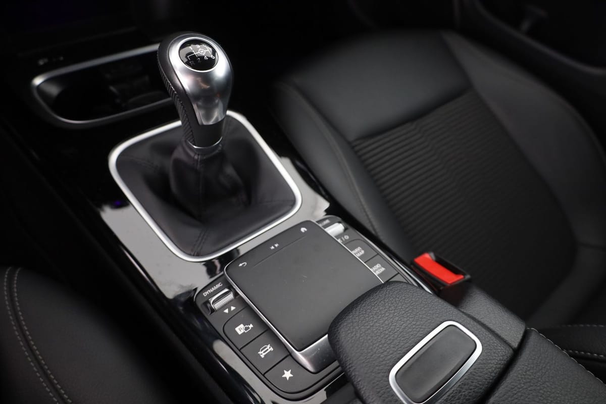Mercedes-Benz CLA 200 SB Progressive LED Navi Sitzheizung foto 13