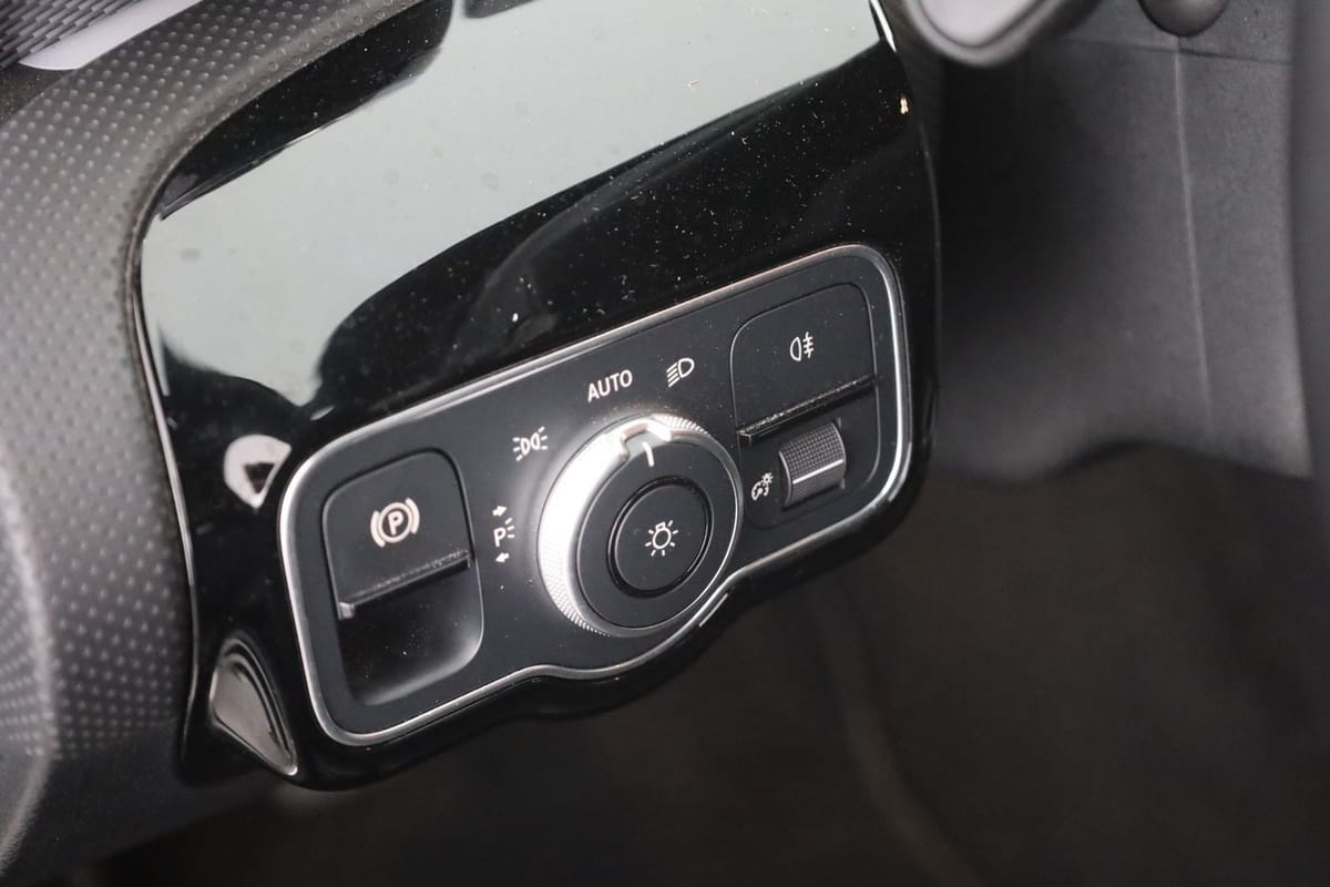 Mercedes-Benz CLA 200 SB Progressive LED Navi Sitzheizung foto 20