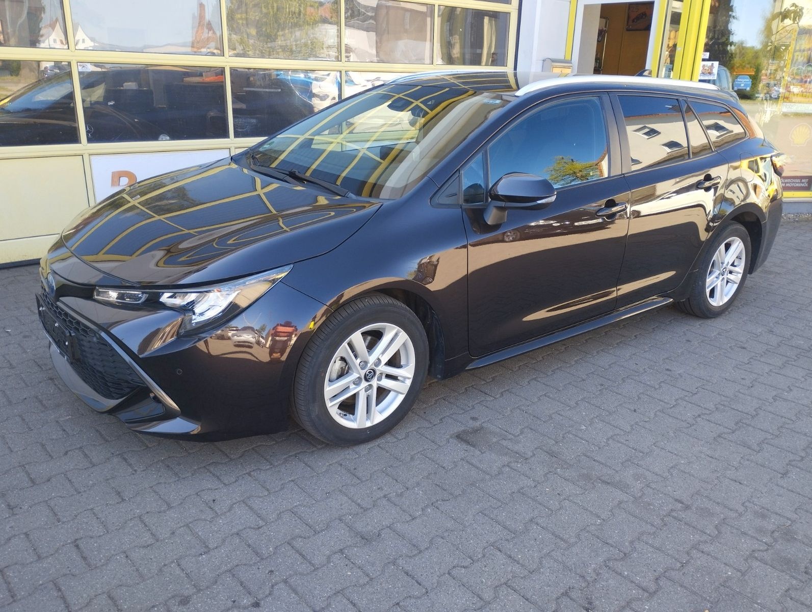 Toyota Corolla Touring Sports Hybrid Business Edition foto 1