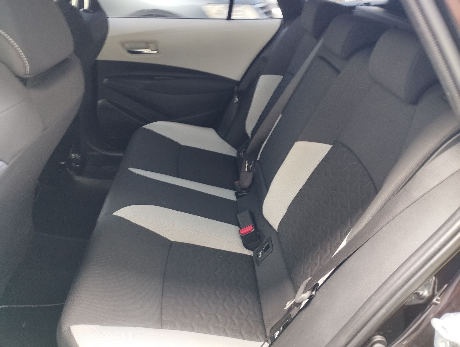 Toyota Corolla Touring Sports Hybrid Business Edition foto 12