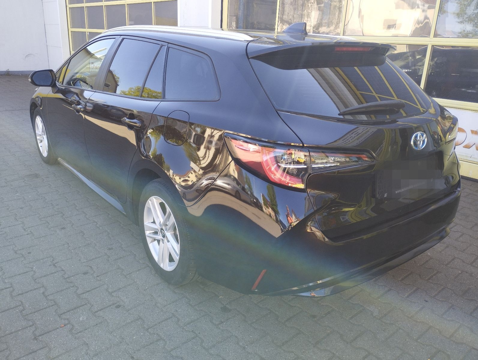 Toyota Corolla Touring Sports Hybrid Business Edition foto 3
