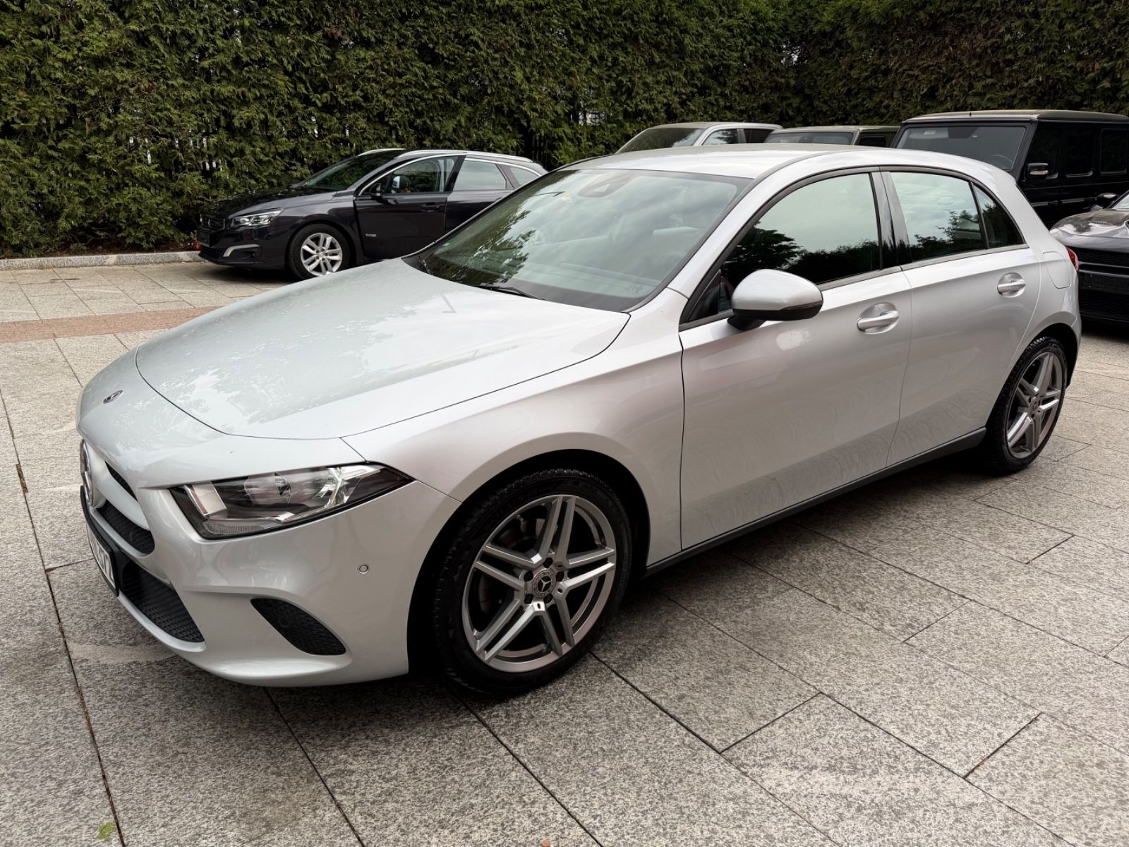 Mercedes-Benz A 200 *Navi*Alufelgen*EURO6*PDC vorne und hinten