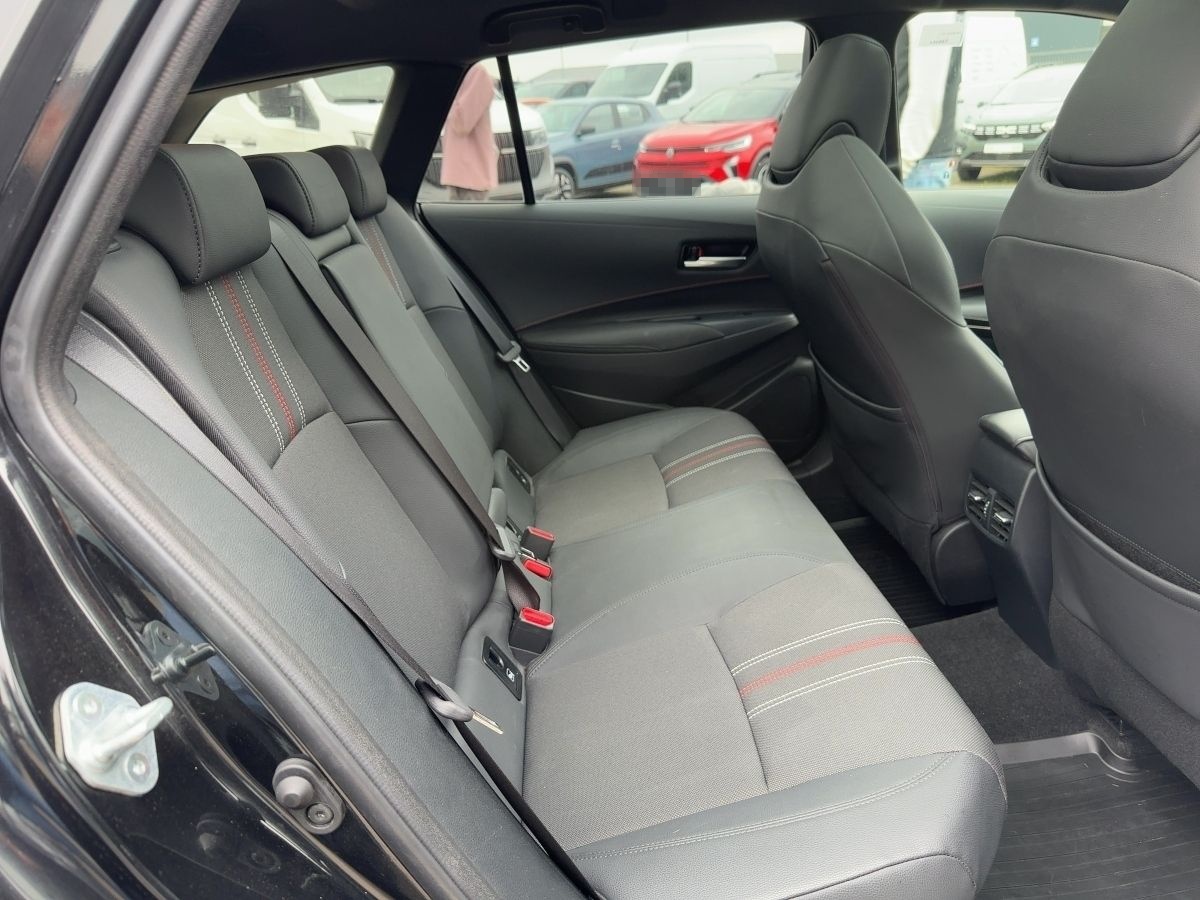 Toyota Corolla Touring Sports 2.0 Hybrid GR Sport*8-fac foto 12