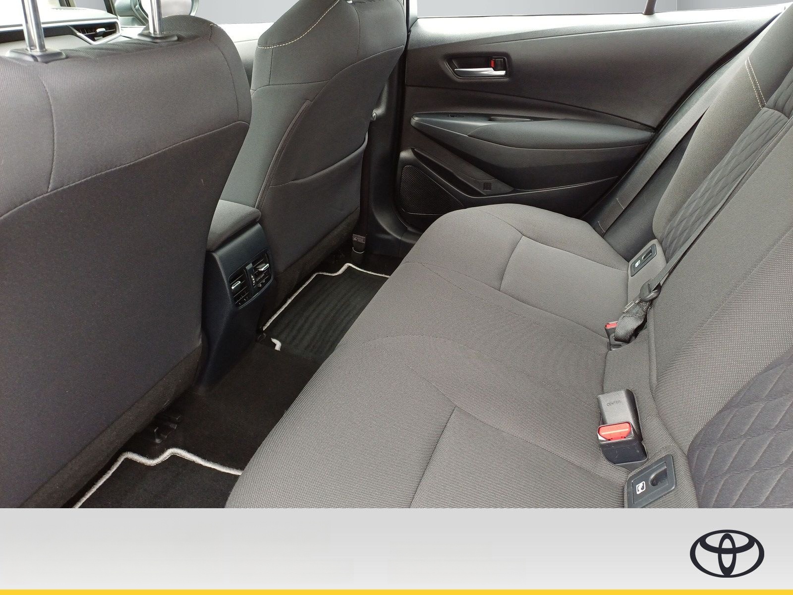 Toyota Corolla 1.6 Multidrive /Automatik Premium Lim foto 8