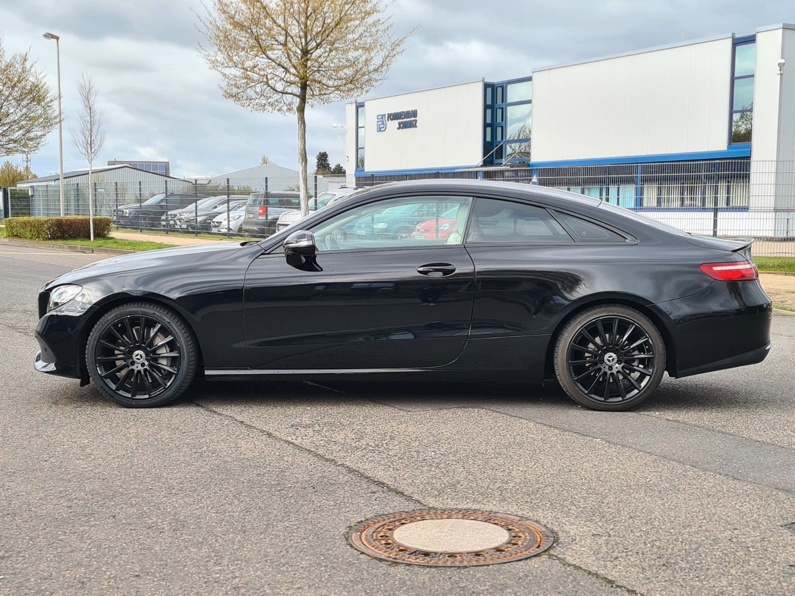 Mercedes-Benz E Coupe E 300*Autom.*Navi*RFK*Tempo* foto 2