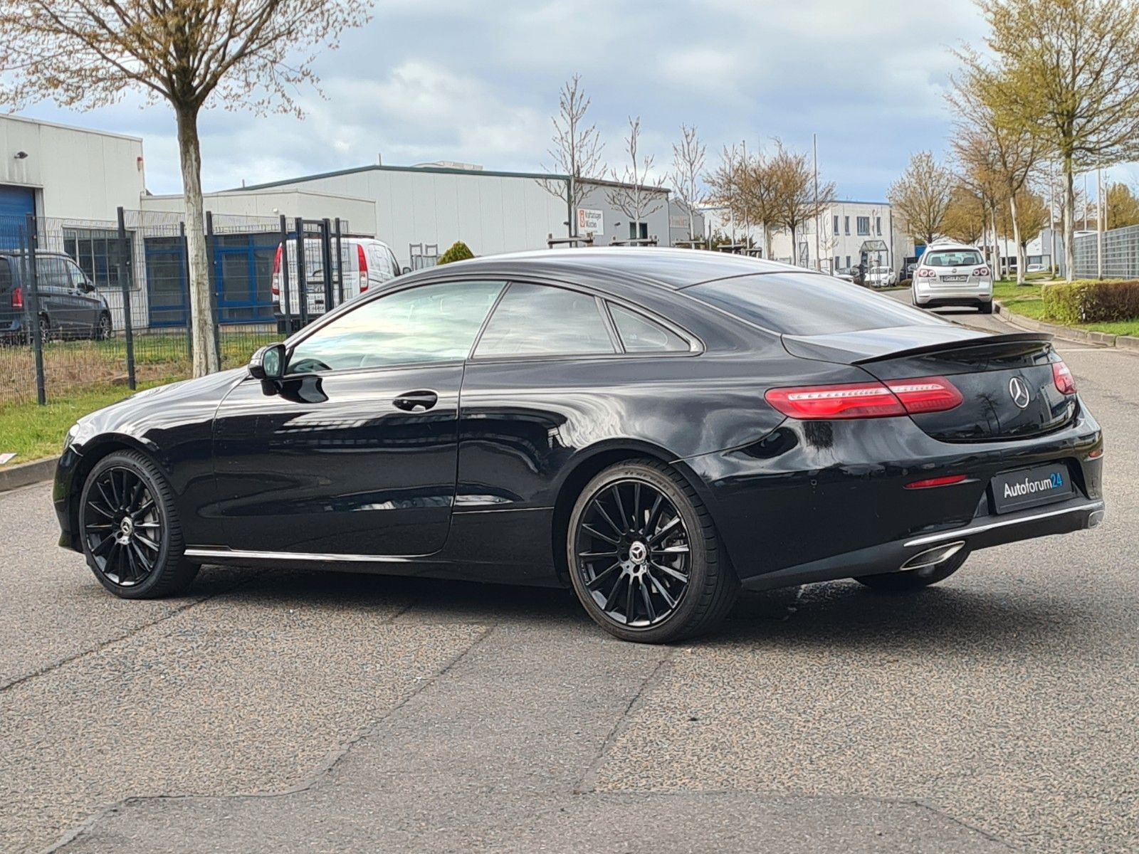Mercedes-Benz E Coupe E 300*Autom.*Navi*RFK*Tempo* foto 3