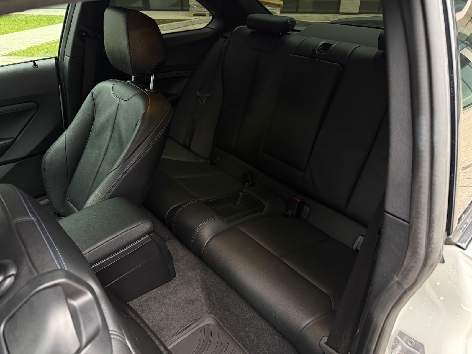 BMW M240i Coupe Manual RWD foto 10