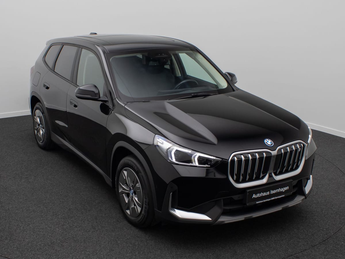 BMW iX1 xD30 Panorama 360° HUD DAB H/K Komfort Sport foto 3