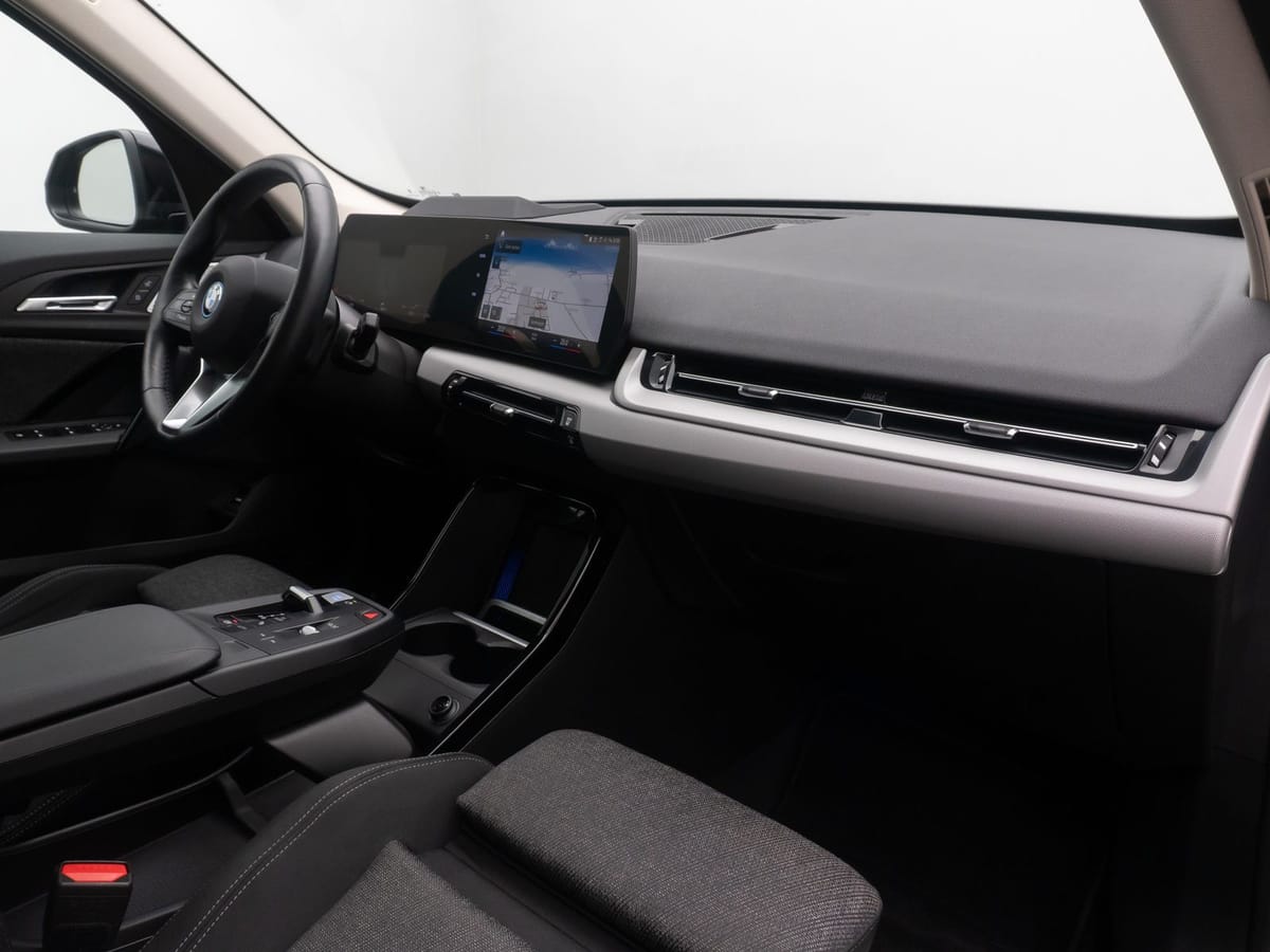BMW iX1 xD30 Panorama 360° HUD DAB H/K Komfort Sport foto 23