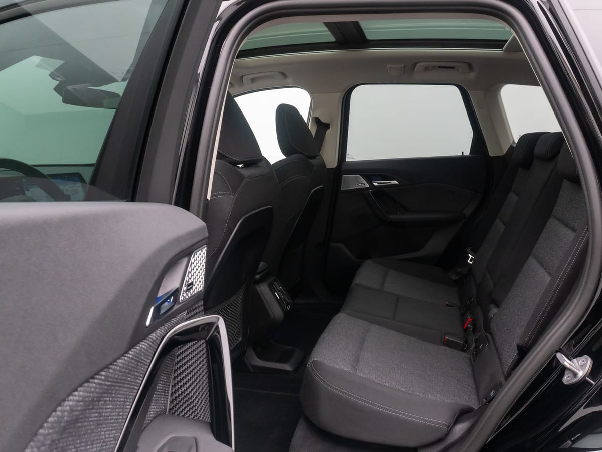BMW iX1 xD30 Panorama 360° HUD DAB H/K Komfort Sport foto 25