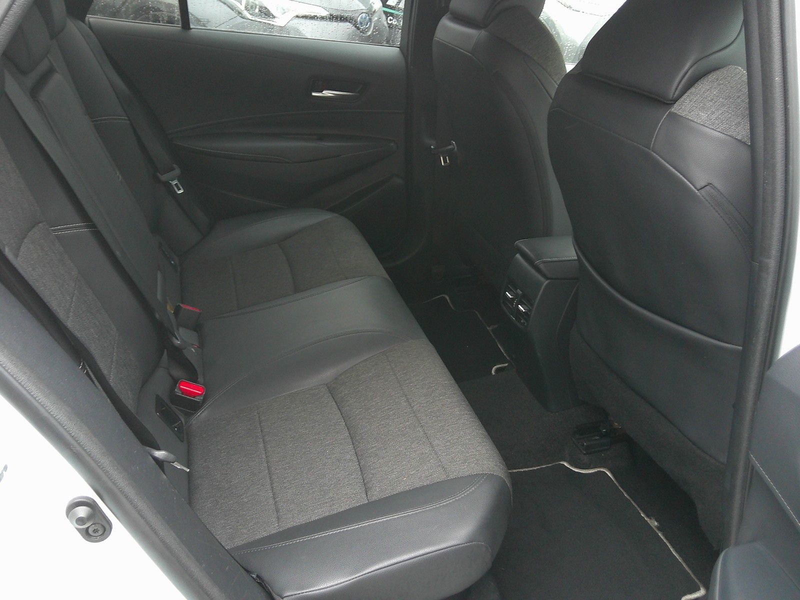 Toyota Corolla Touring 2.0 Sports Hybrid Team D foto 16