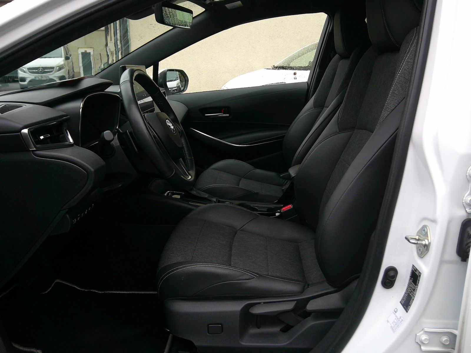Toyota Corolla Touring 2.0 Sports Hybrid Team D foto 20