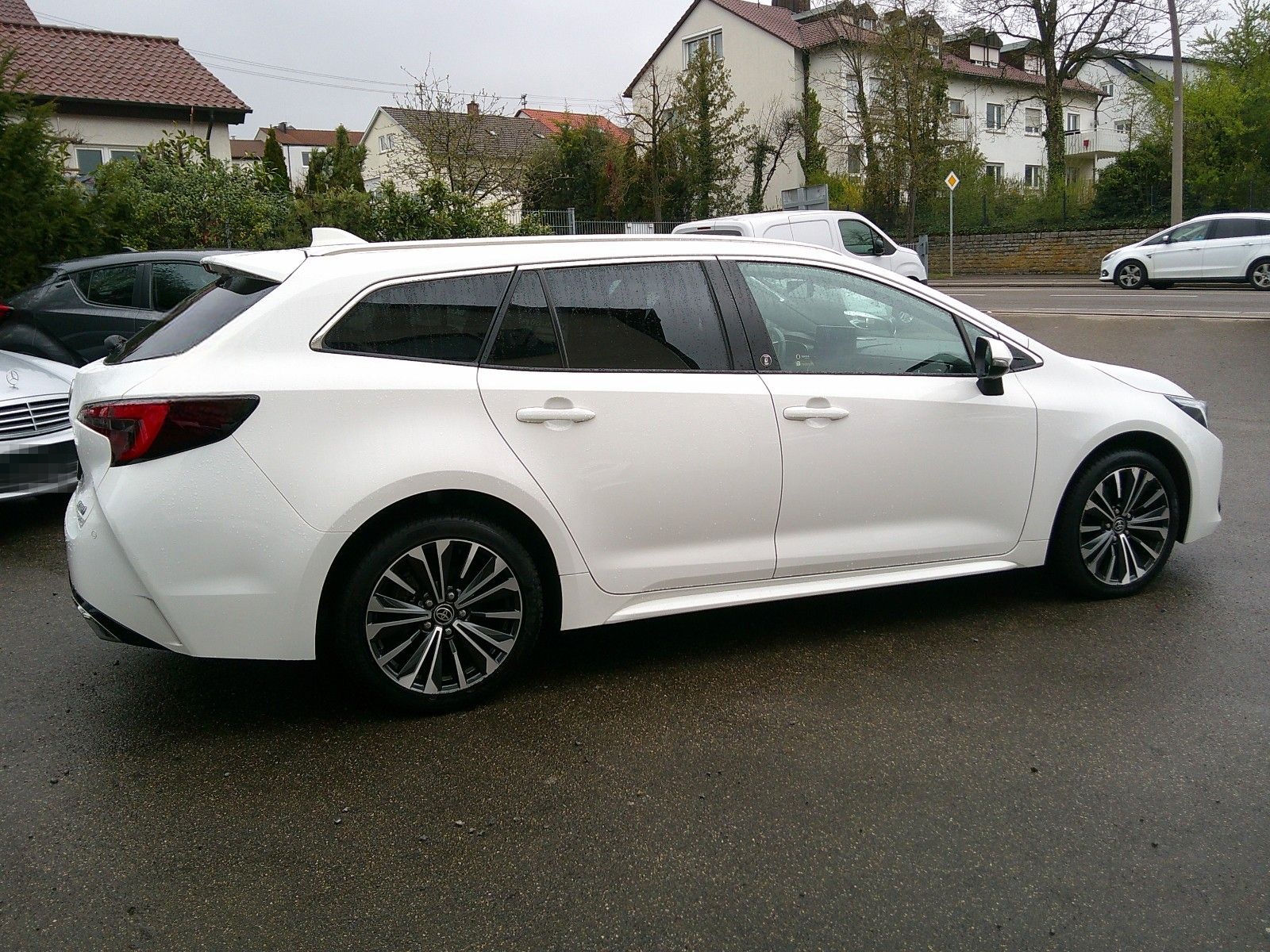 Toyota Corolla Touring 2.0 Sports Hybrid Team D foto 3