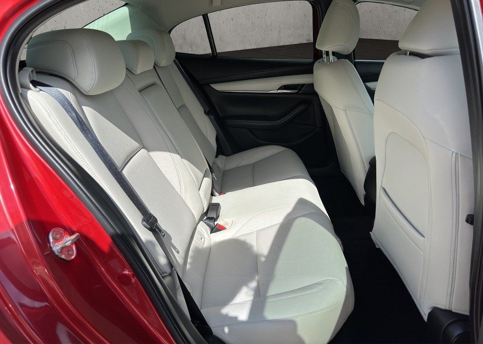 Mazda 3 SELECTION 186 PS ++Leder weiß+Design+Premium-P foto 17