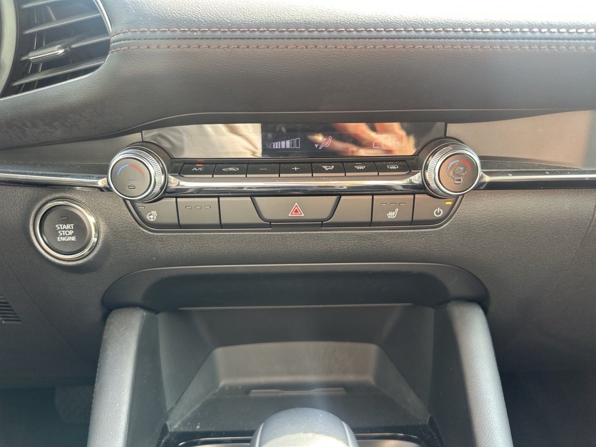Mazda 3 Exclusive Matrix BOSE Freisprech Lenkradheizg  foto 18