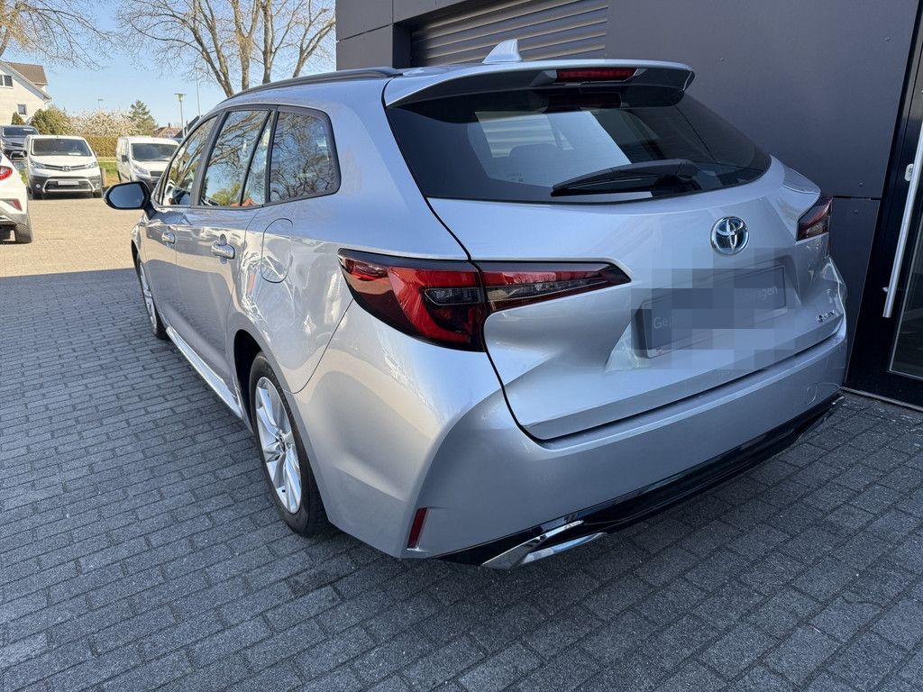 Toyota Corolla Touring Sports 1.8 Hybrid Business Editi foto 4
