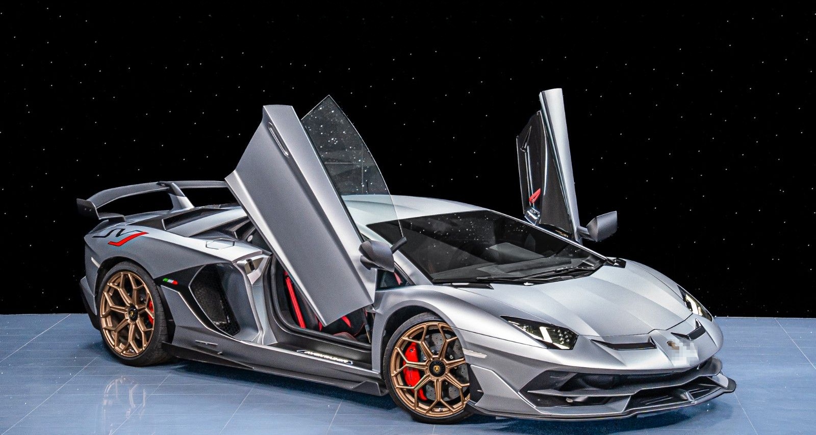 Lamborghini Aventador SVJ Carbon Lifting Camera NOVITEC