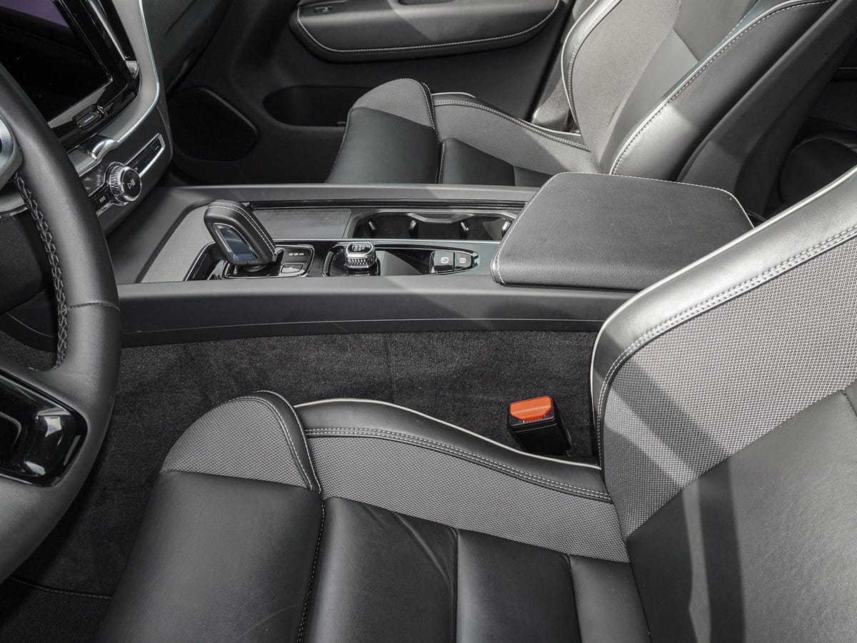 Volvo XC60 B4 B R-Design STANDHZG PANO AHK 360° H&K LE foto 11