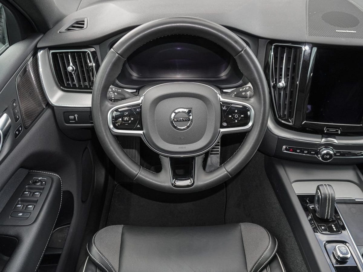 Volvo XC60 B4 B R-Design STANDHZG PANO AHK 360° H&K LE foto 15