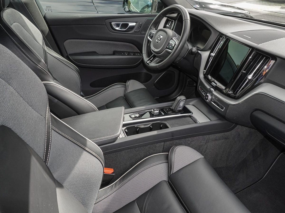 Volvo XC60 B4 B R-Design STANDHZG PANO AHK 360° H&K LE foto 8