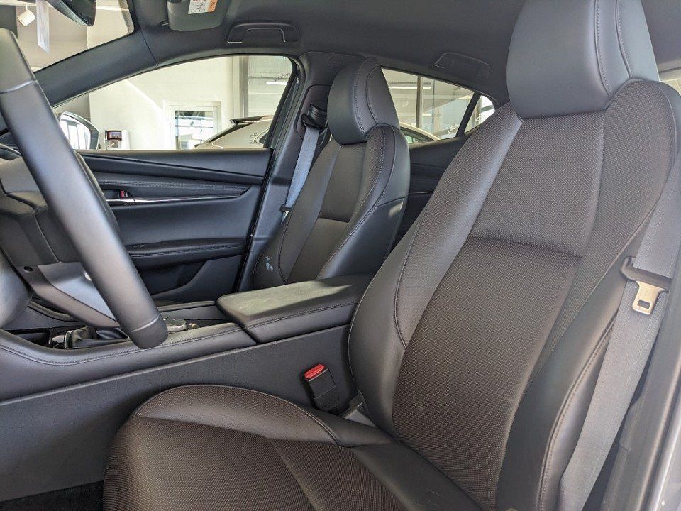 Mazda 3 2.5l (140PS) Takumi Leder Bose 360°Kamera 1.Ha foto 19