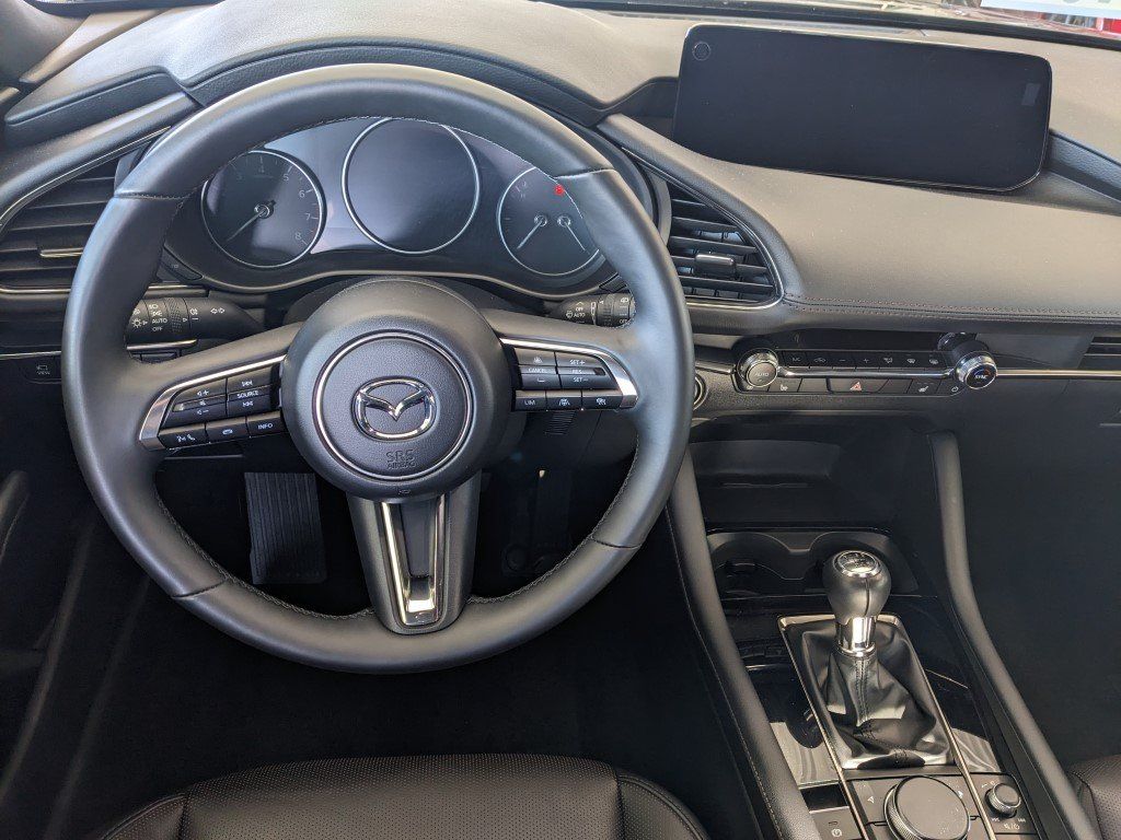 Mazda 3 2.5l (140PS) Takumi Leder Bose 360°Kamera 1.Ha foto 3