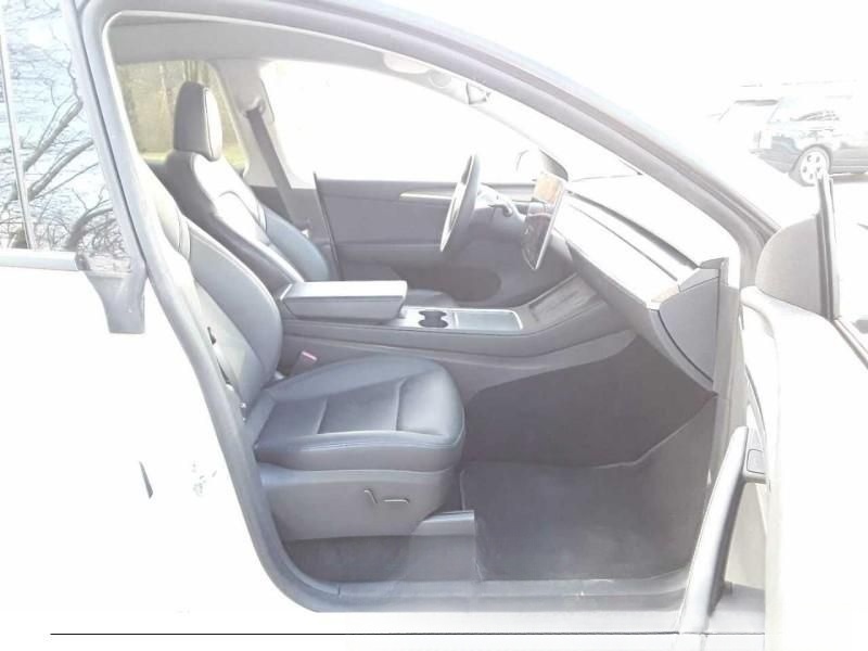 Tesla Model Y Long Range Dual AWD 360 Kam Autopilot 3 foto 6