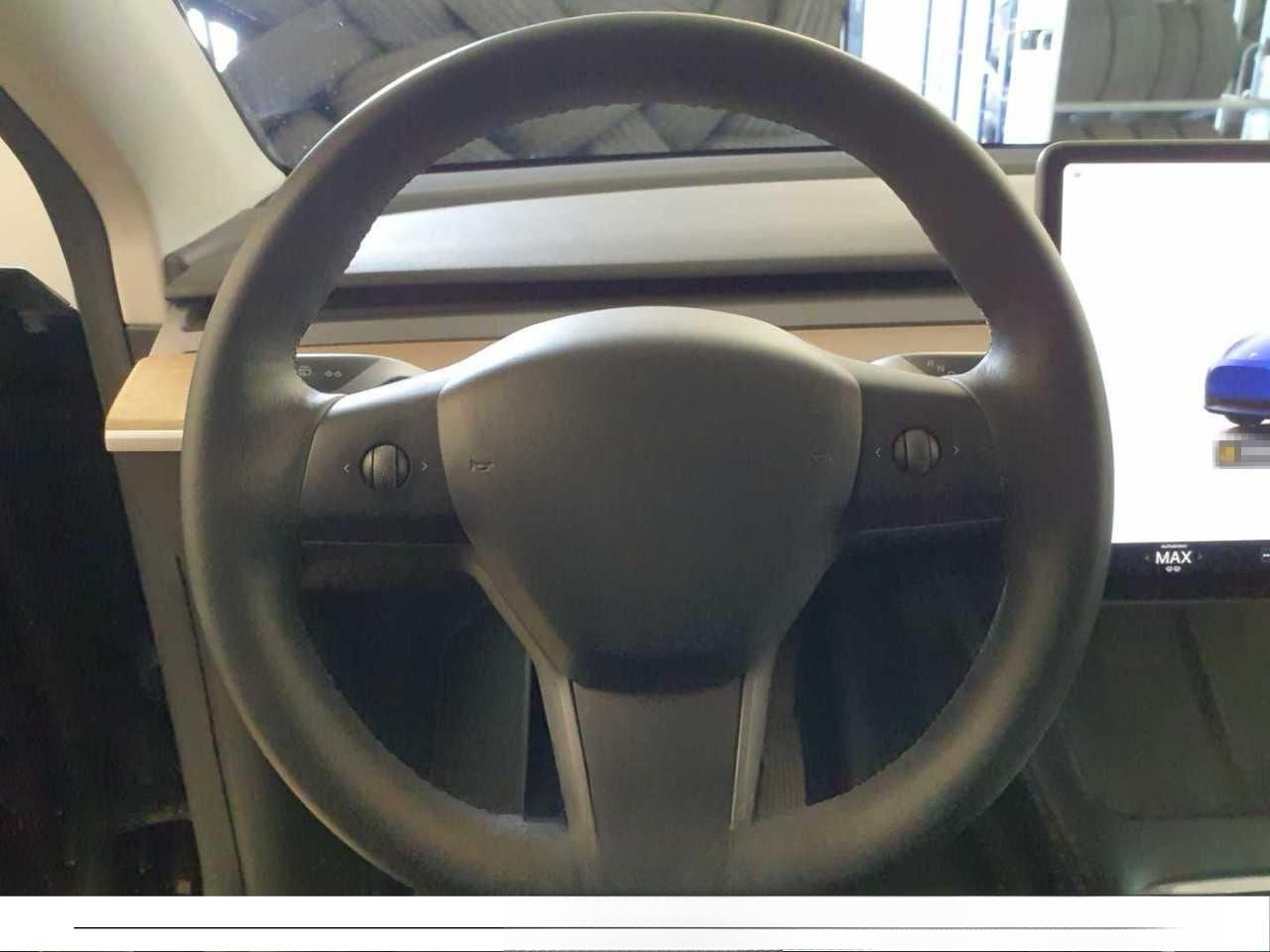 Tesla Model Y Long Range Dual AWD 360 Kam Autopilot 3 foto 7
