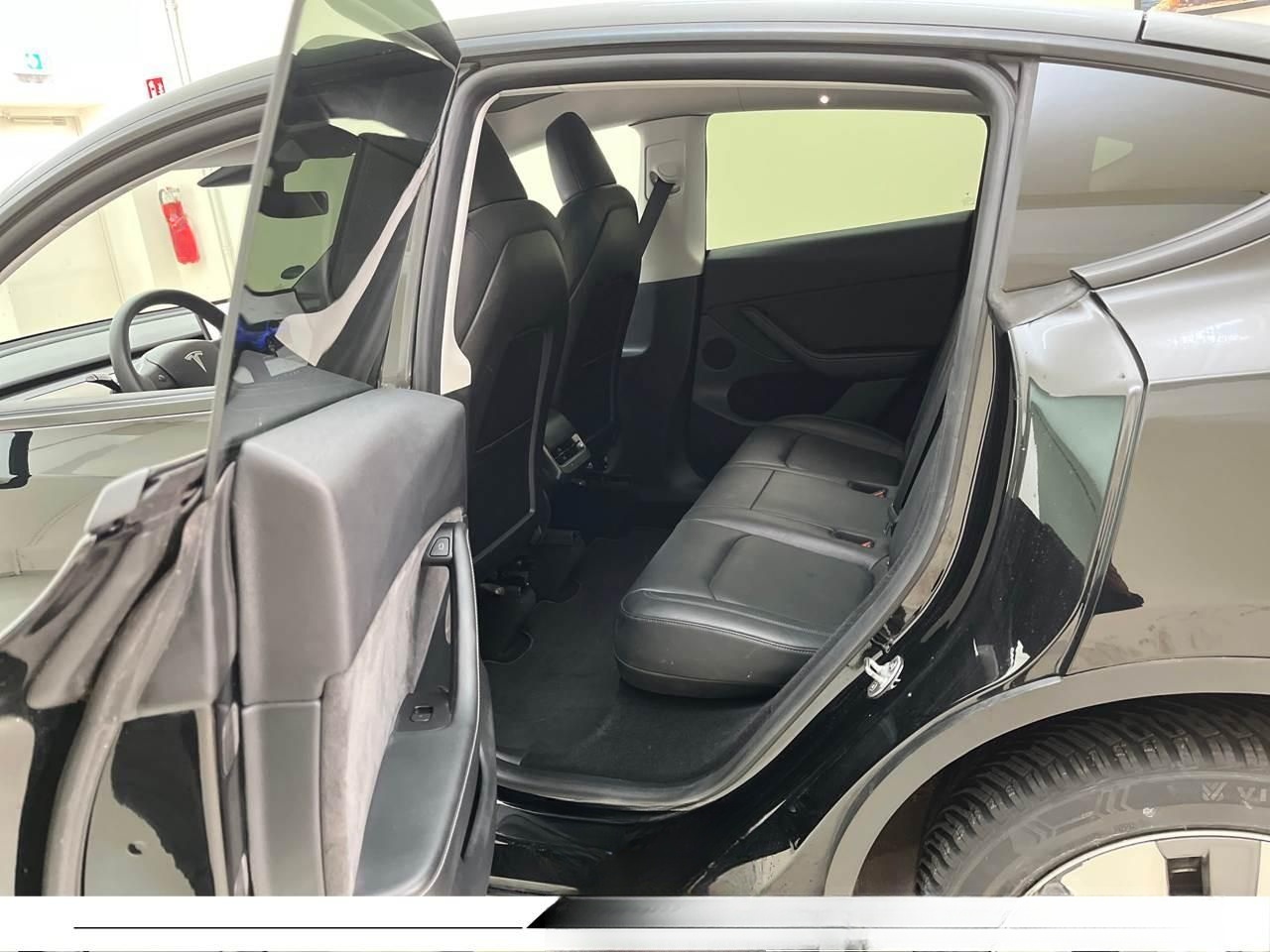 Tesla Model Y Long Range Dual AWD 360 Kam Autopilot 3 foto 10