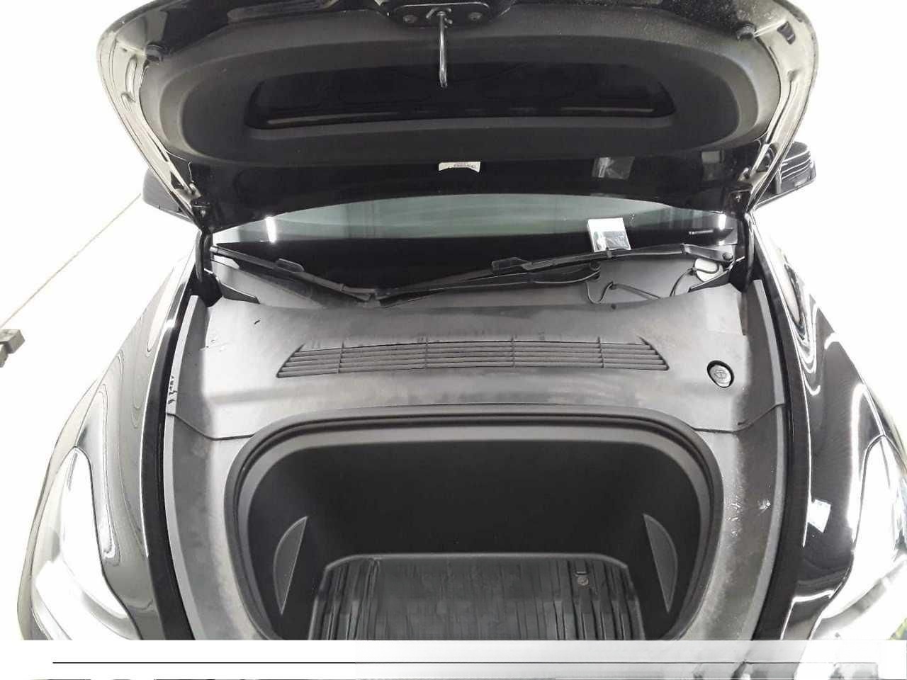 Tesla Model Y Long Range Dual AWD 360 Kam Autopilot 3 foto 10