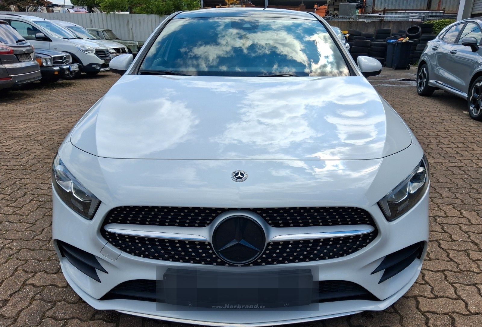 Mercedes-Benz A 200d Limo AMG Navi Pano Alcantara DIG LED foto 2