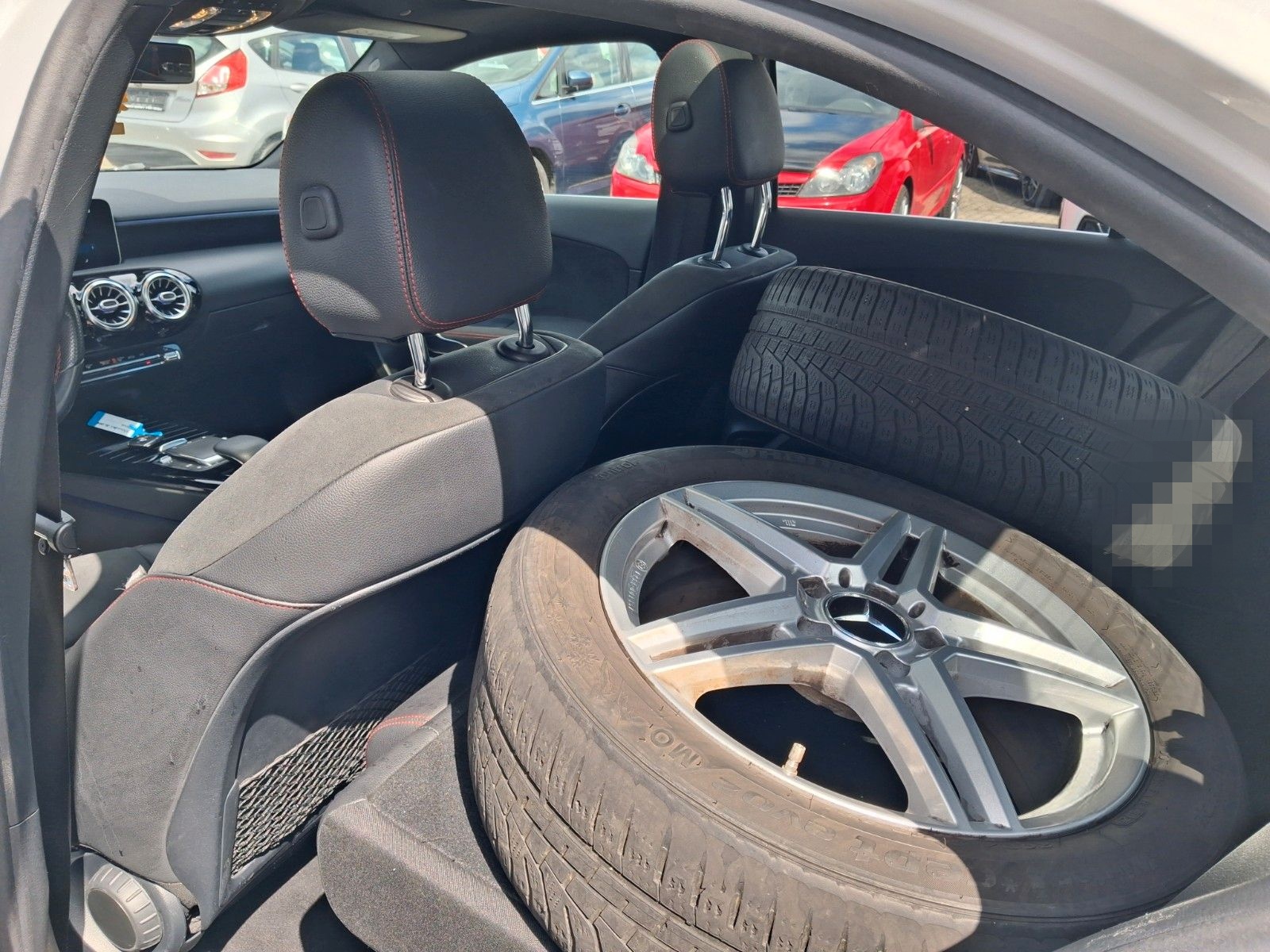 Mercedes-Benz A 200d Limo AMG Navi Pano Alcantara DIG LED foto 13