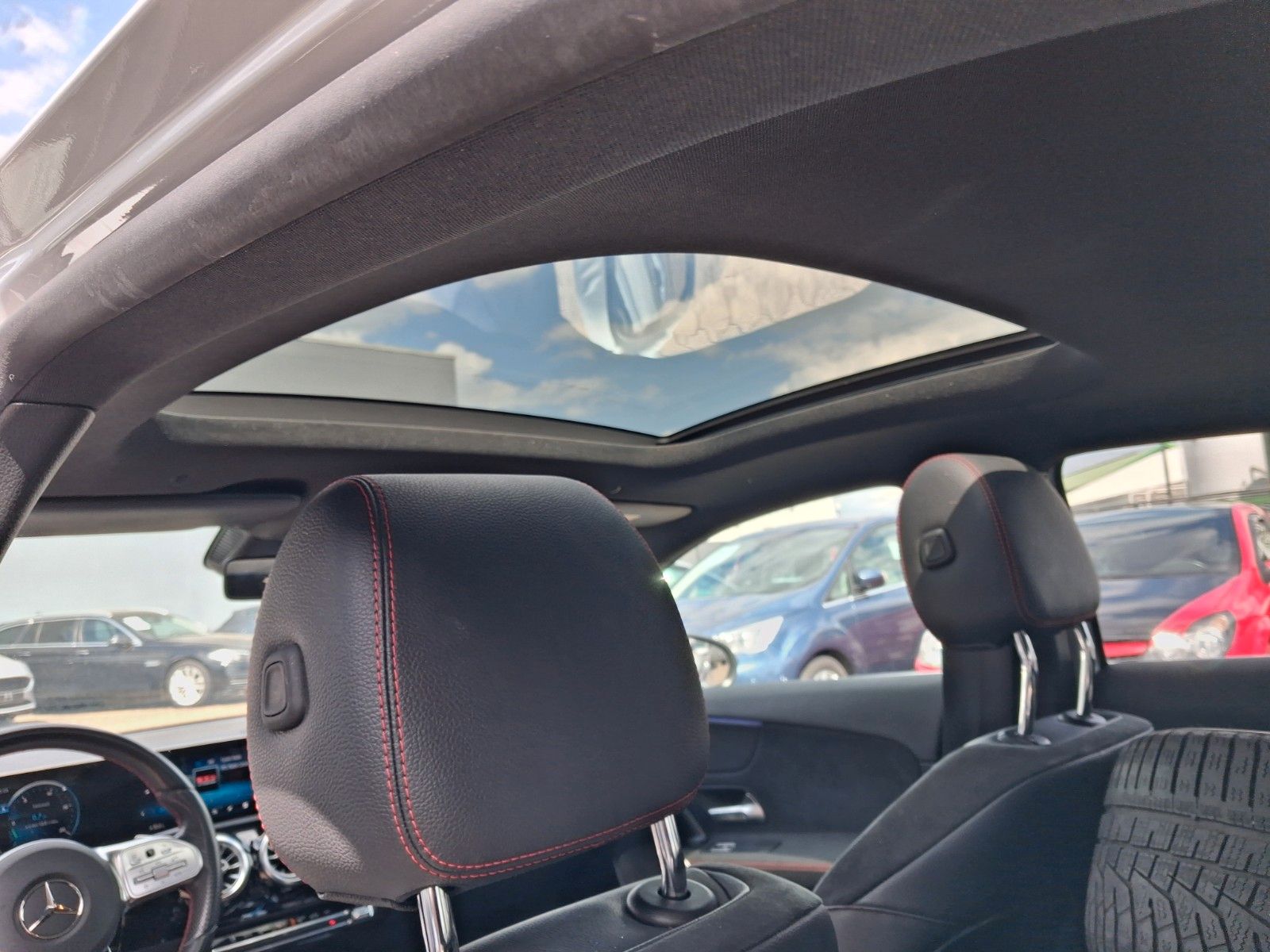 Mercedes-Benz A 200d Limo AMG Navi Pano Alcantara DIG LED foto 14