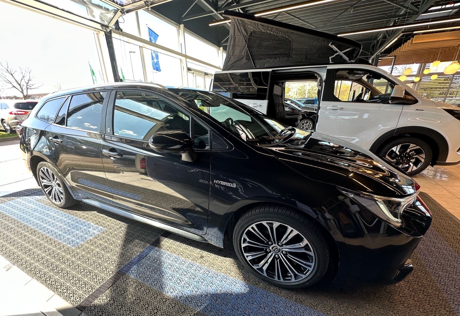 Toyota Corolla Touring Sports Hybrid Team D foto 4