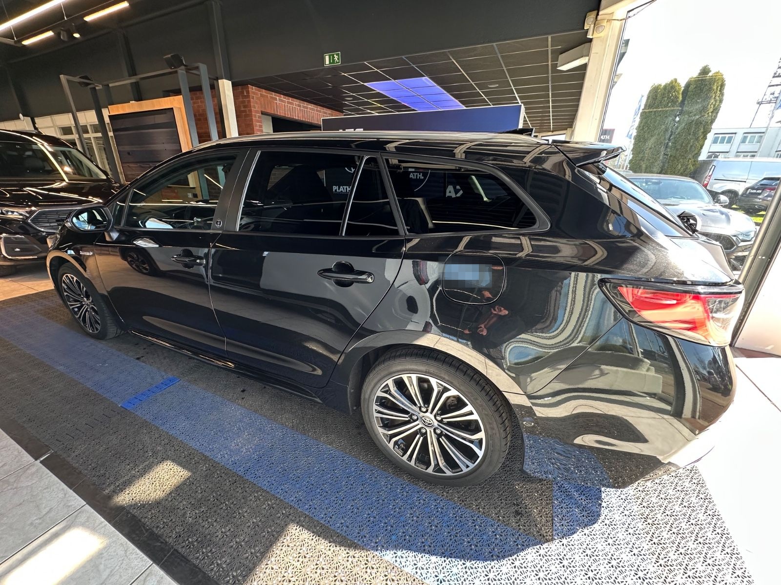 Toyota Corolla Touring Sports Hybrid Team D foto 8