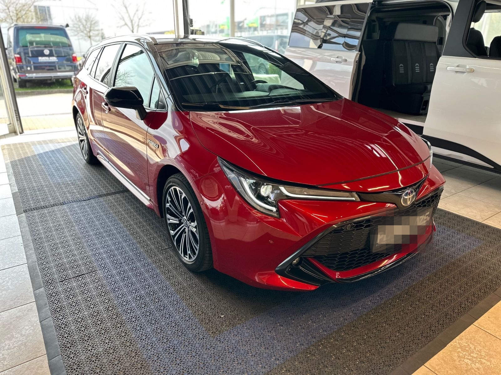 Toyota Corolla Touring Sports Hybrid Team D foto 3