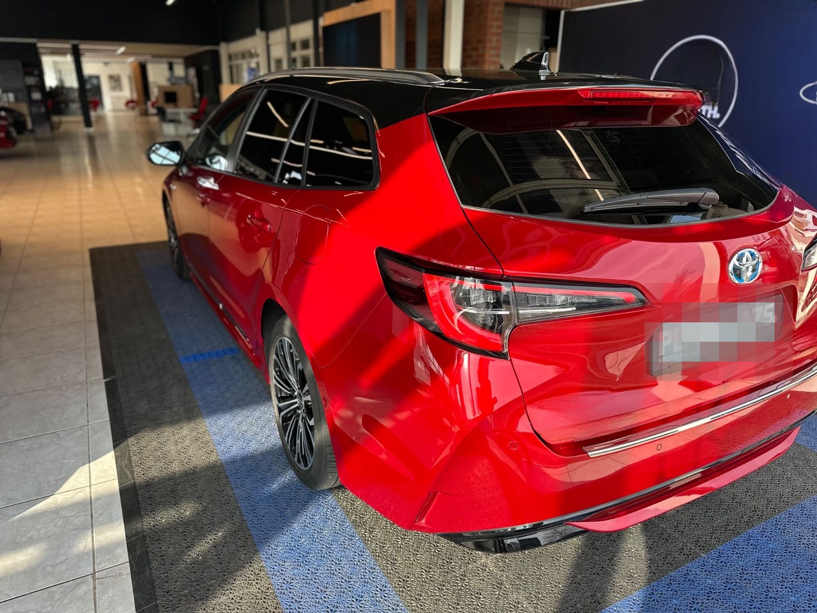 Toyota Corolla Touring Sports Hybrid Team D foto 7