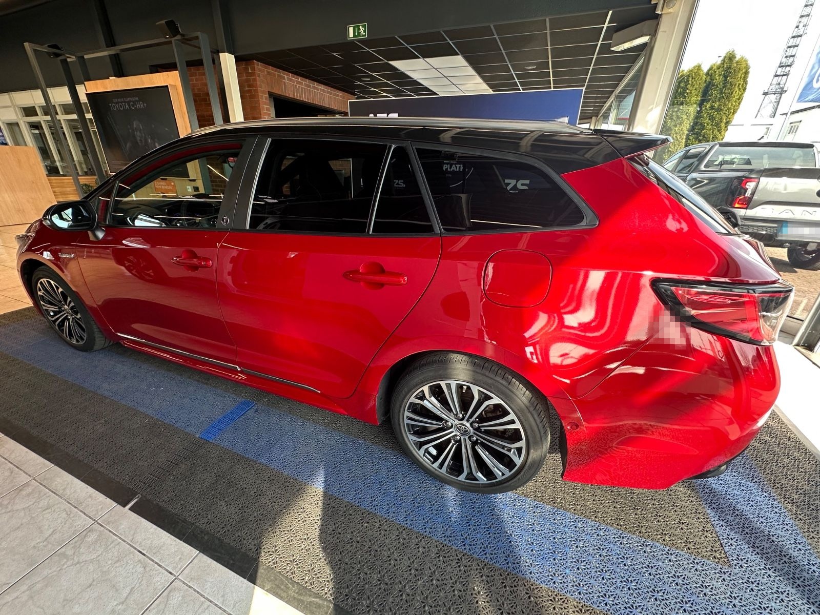 Toyota Corolla Touring Sports Hybrid Team D foto 8