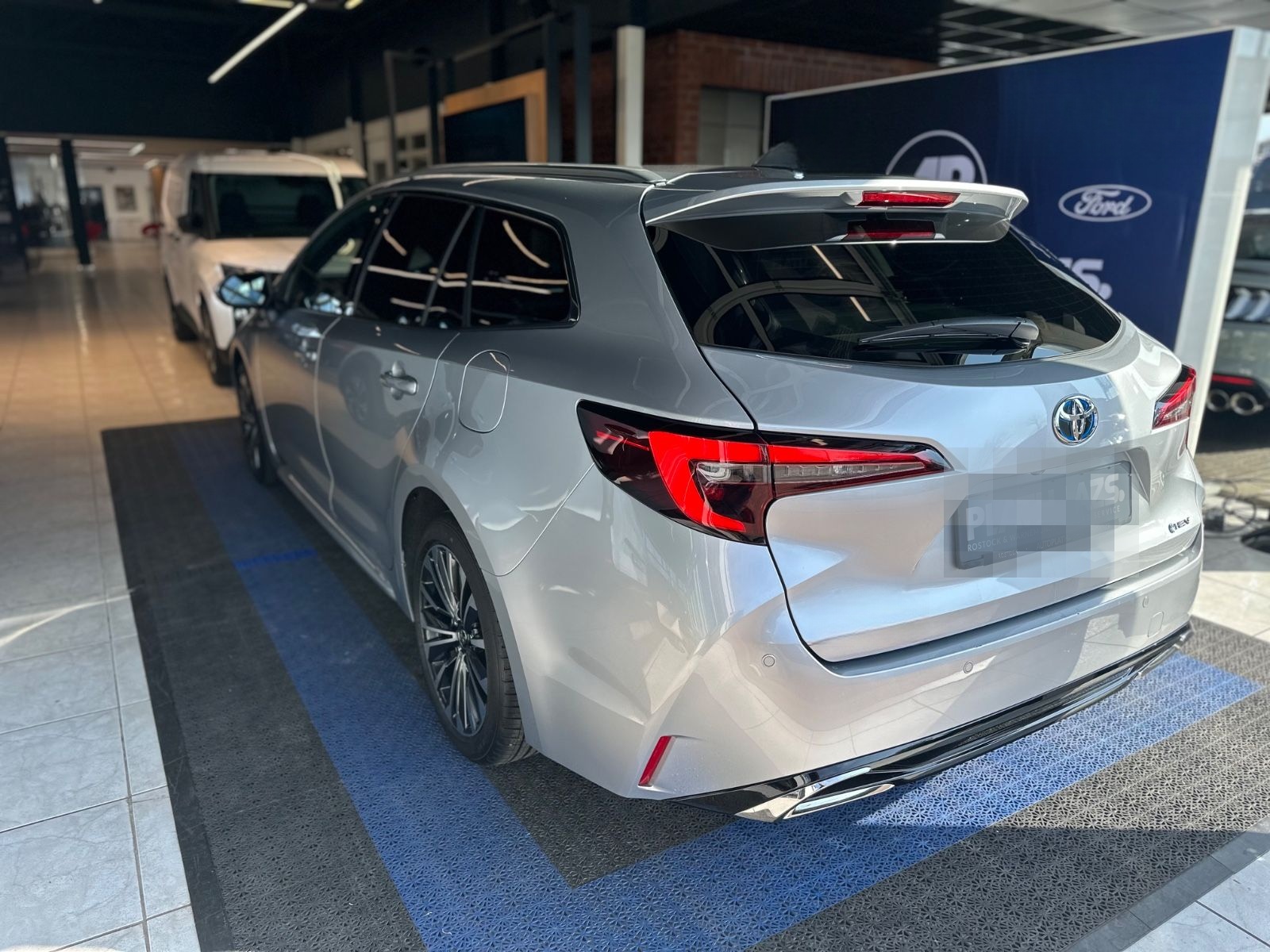 Toyota Corolla Touring Sports Hybrid Style foto 7
