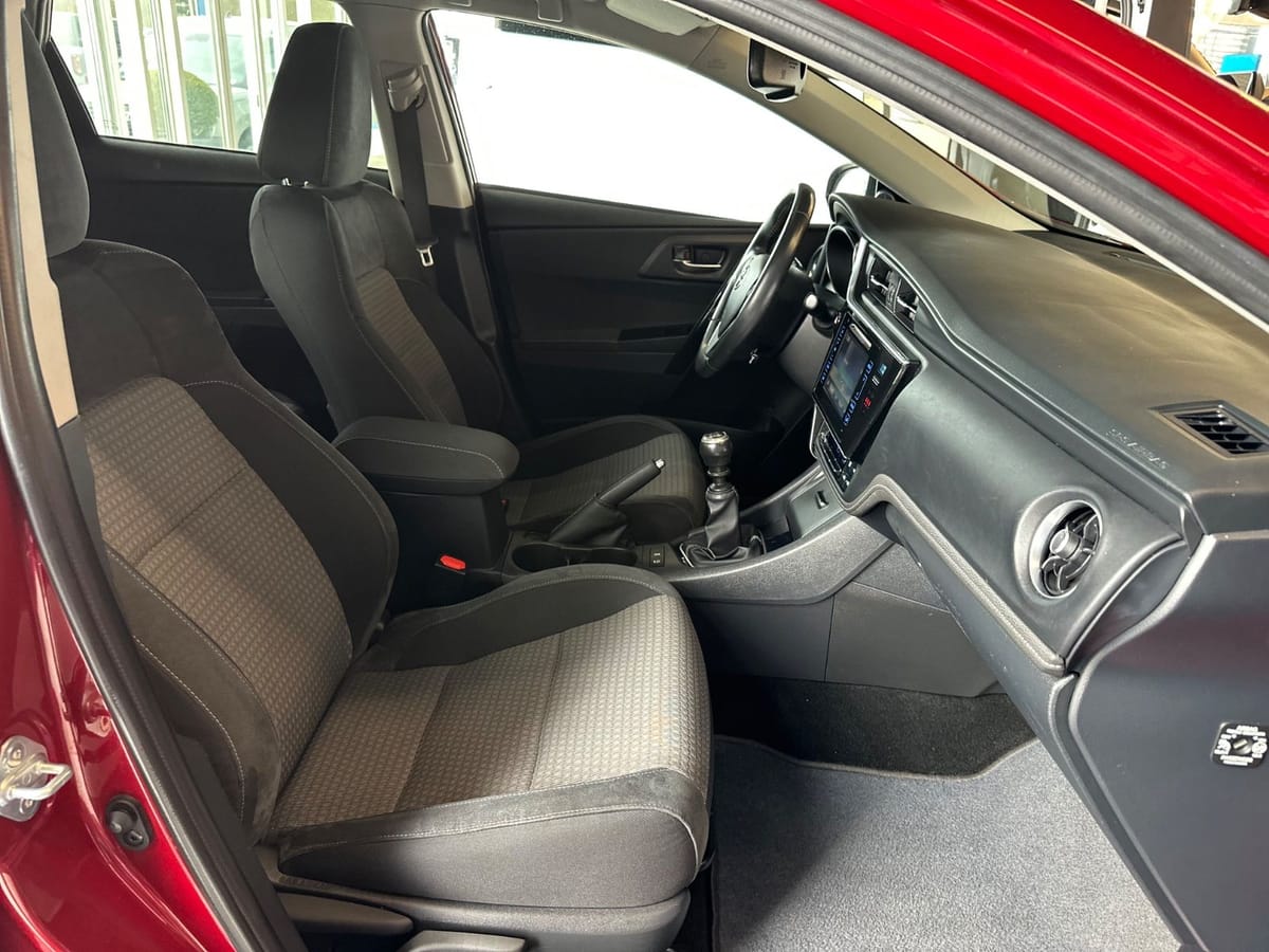 Toyota Auris Touring Sports Team D foto 20