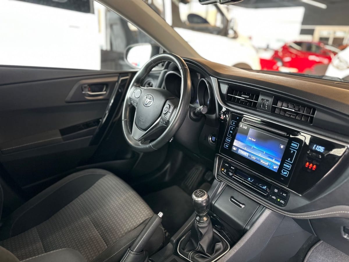 Toyota Auris Touring Sports Team D foto 21