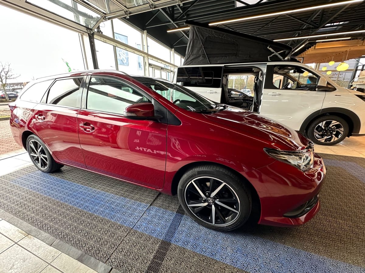 Toyota Auris Touring Sports Team D foto 4