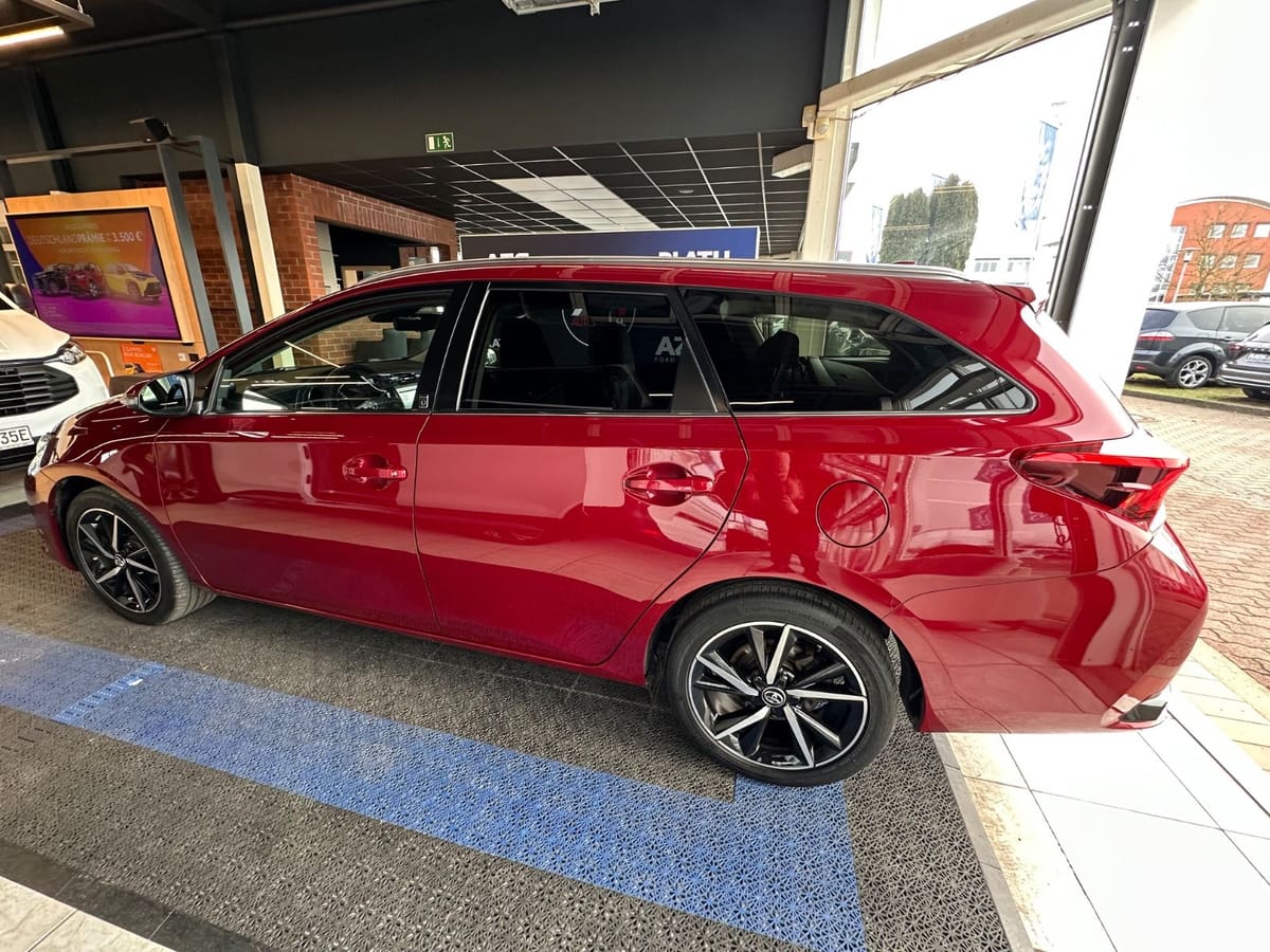 Toyota Auris Touring Sports Team D foto 8