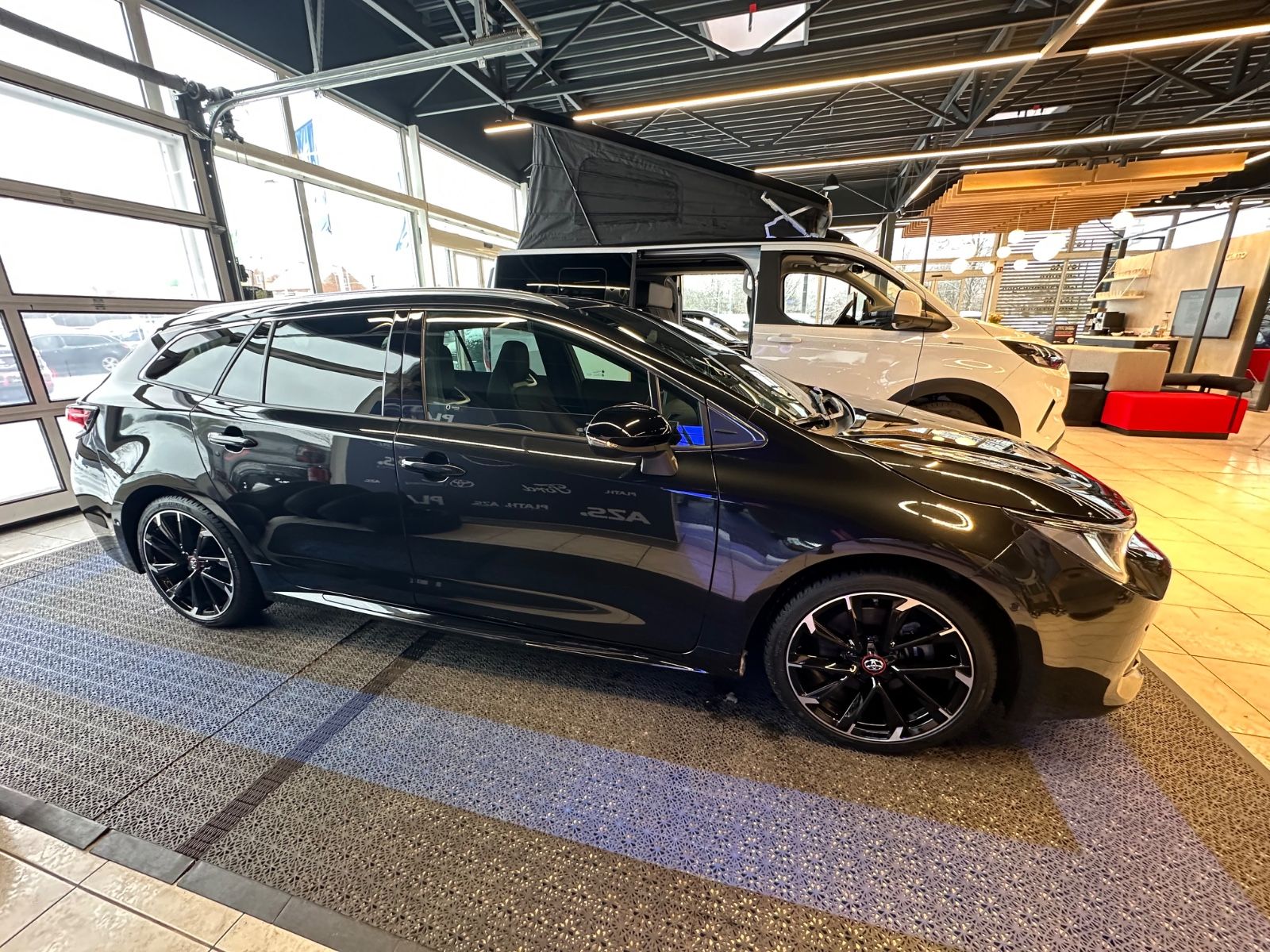 Toyota Corolla Touring Sports GR Sport Black Edition foto 4